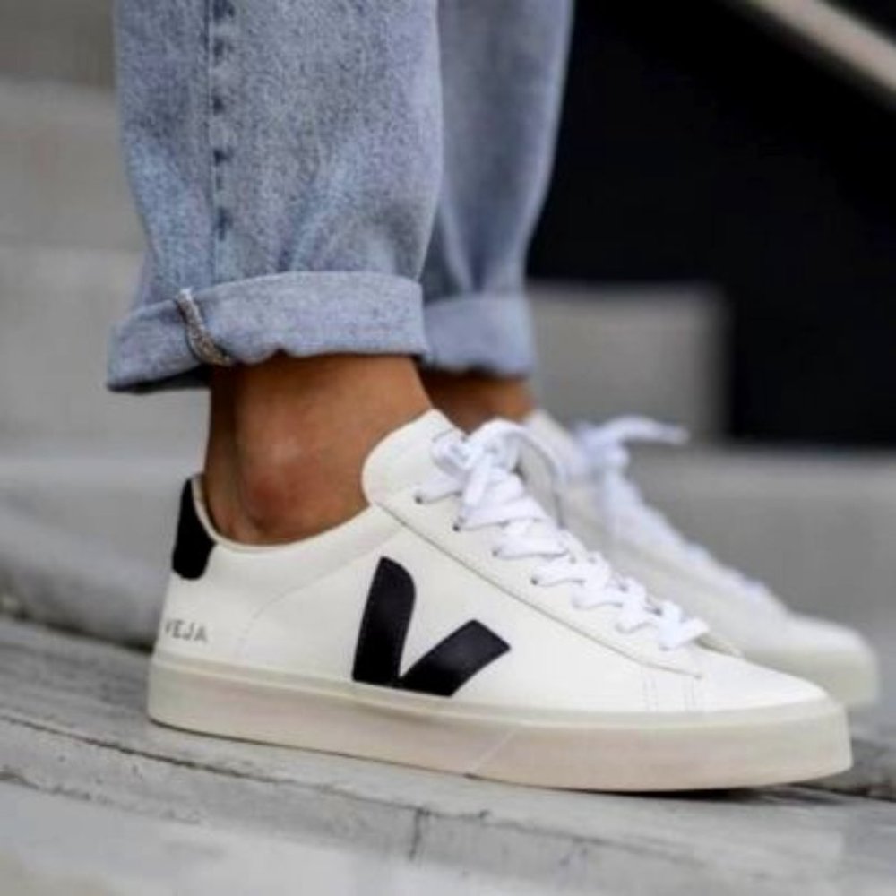 Veja Campo Sneakers Size 7 Womens white and black